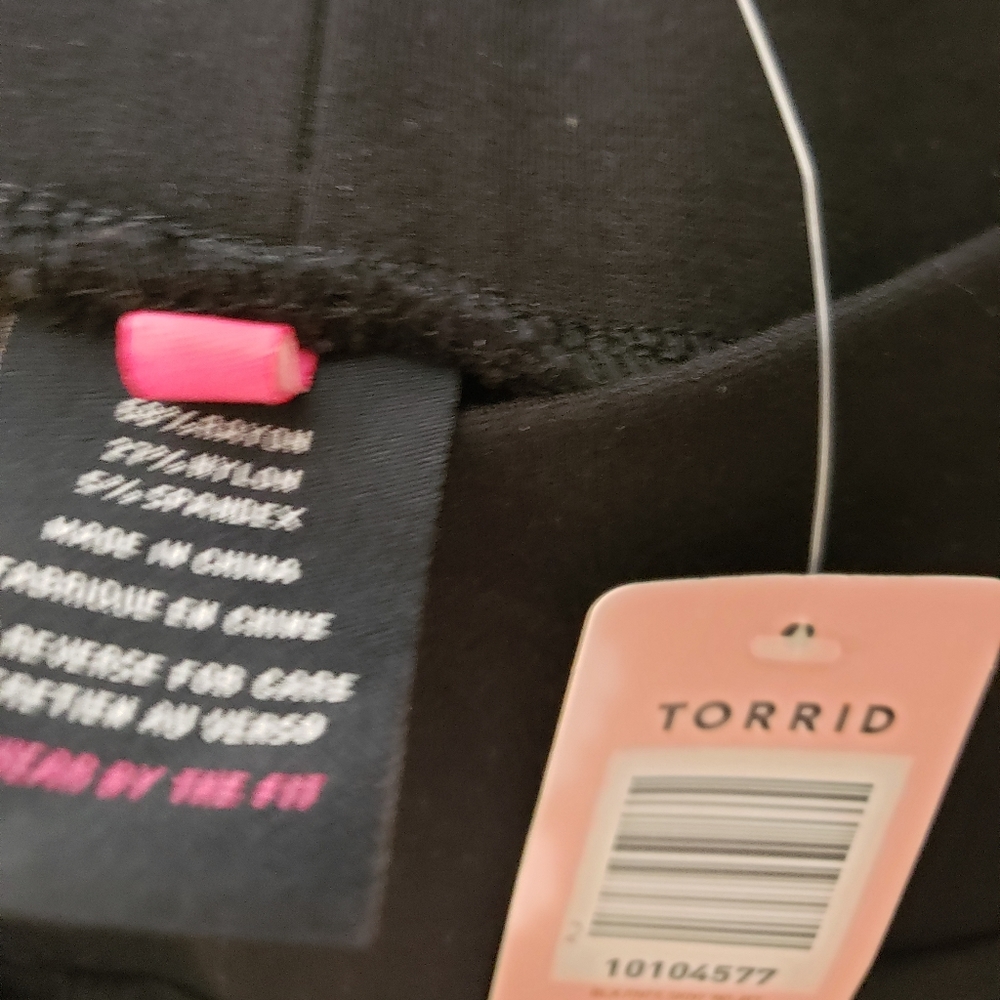 Torrid Black PREMIUM PONTE SLIM FIX PIXIE PANT - Picture 4 of 6
